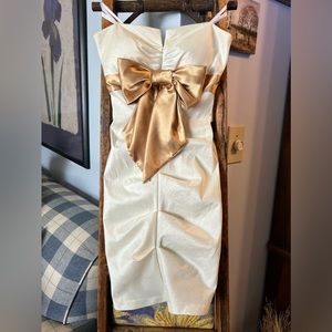 Blondie Nites Stacy Sklar Strapless Mini - Cream w/Gold Bow (1)